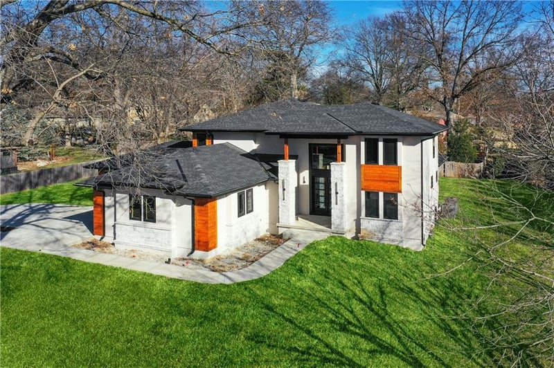 9441 Belinder Rd, Leawood, KS 66206