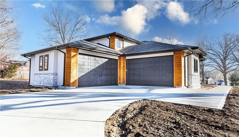 9441 Belinder Rd, Leawood, KS 66206