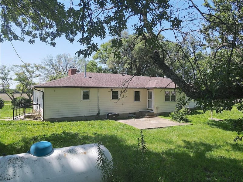 16702 59 Hw, Welda, KS 66091