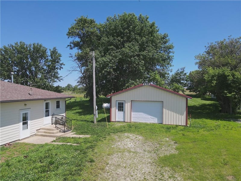 16702 59 Hw, Welda, KS 66091
