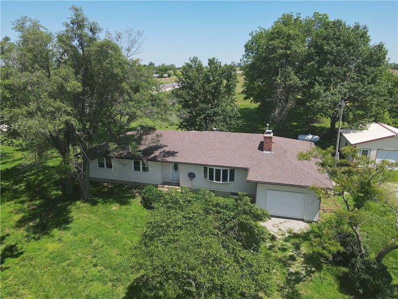 16702 59 Hw, Welda, KS 66091