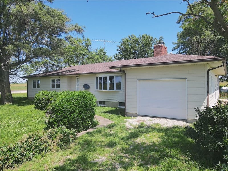 16702 59 Hw, Welda, KS 66091
