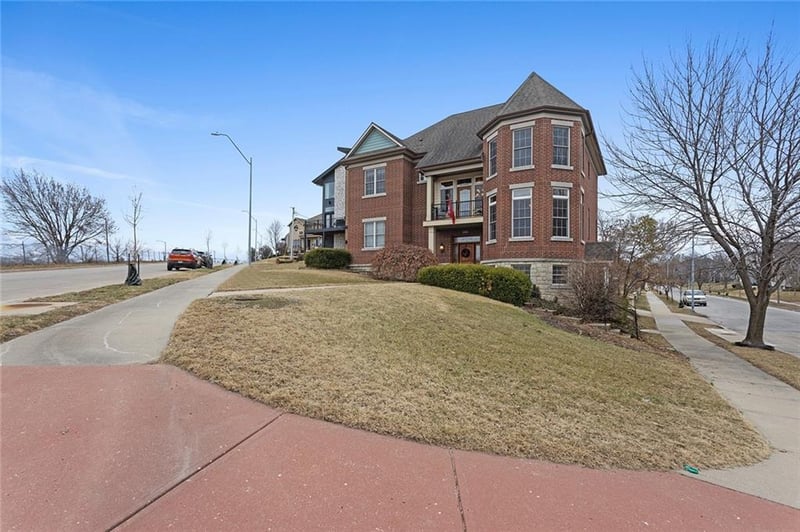 1301 E 24th St, Kansas City, MO 64108