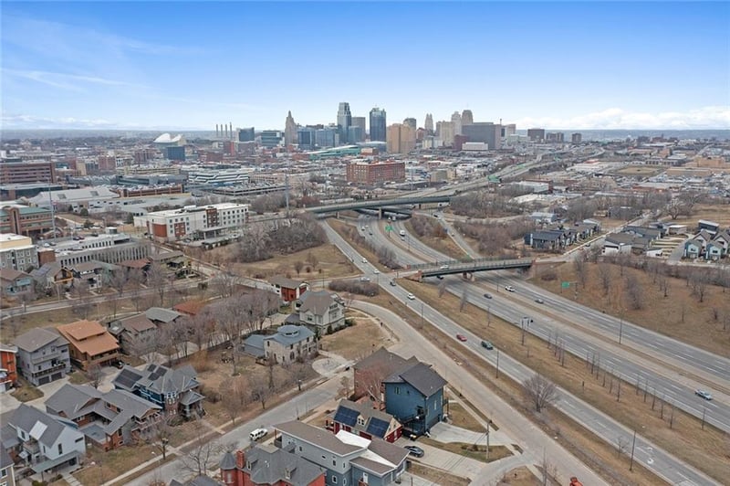 1301 E 24th St, Kansas City, MO 64108