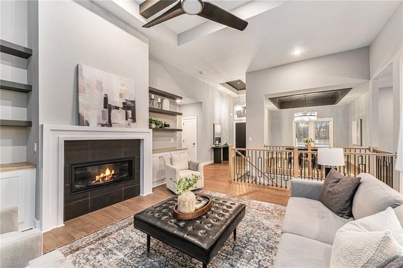 8689 NE Shoal Creek Valley Dr, Kansas City, MO 64157