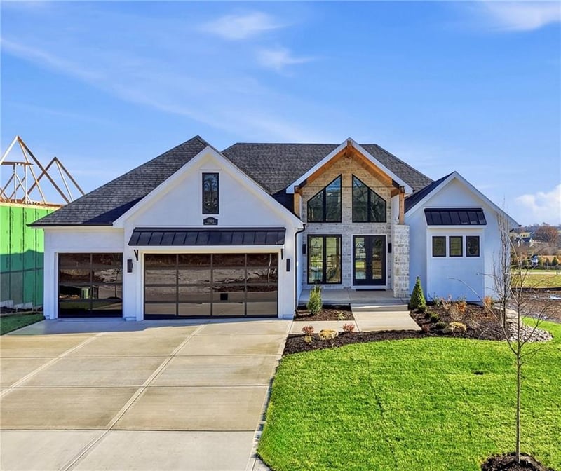 17021 Parkhill St, Overland Park, KS 66221