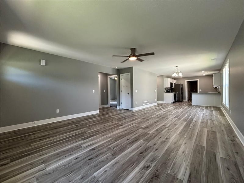 4909 S Creek Woods Dr, St Joseph, MO 64507