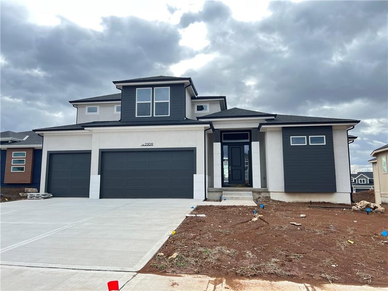 2209 W 176th Pl, Overland Park, KS 66085