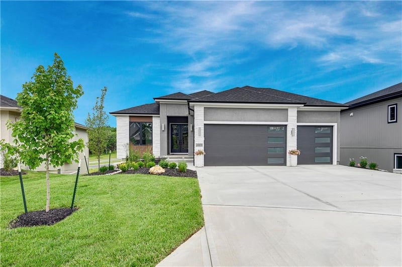24909 W 98th Pl, Lenexa, KS 66227