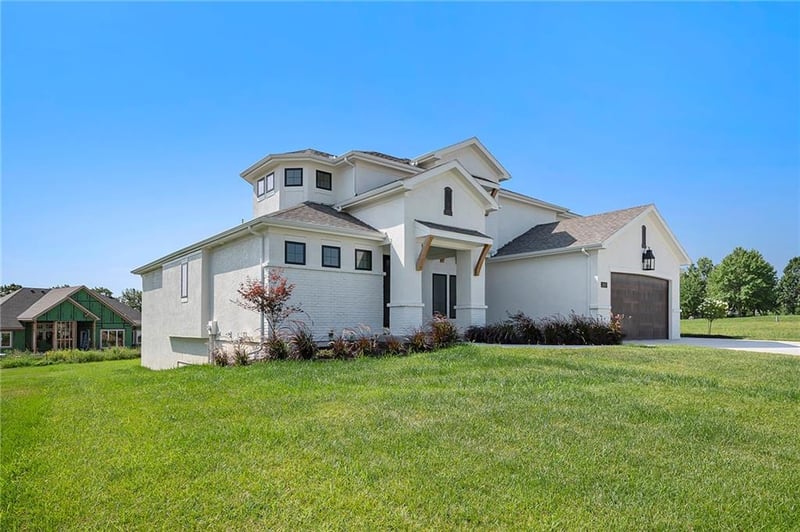 2817 NE 102nd St, Kansas City, MO 64155