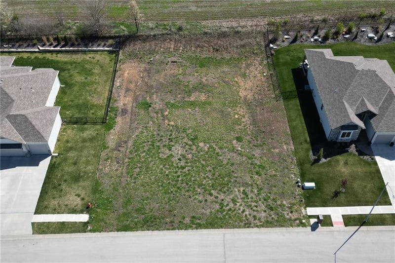 4716 Lyne St, Blue Springs, MO 64014