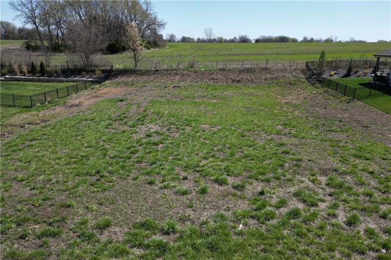 4716 Lyne St, Blue Springs, MO 64014