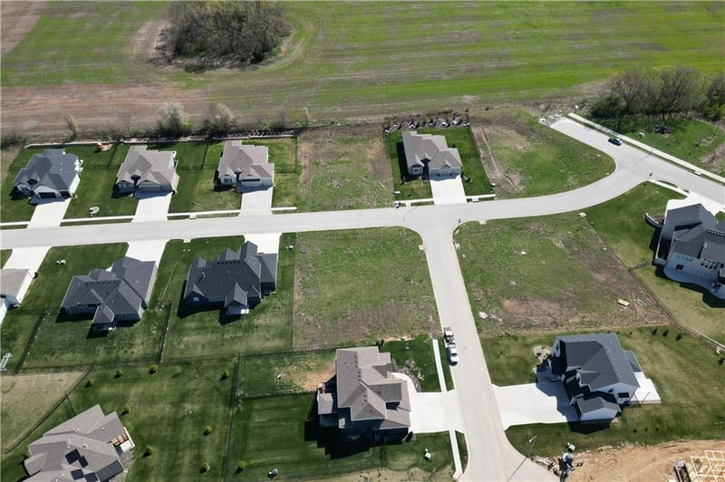 4716 Lyne St, Blue Springs, MO 64014