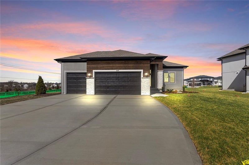 13472 177th St, Overland Park, KS 66013