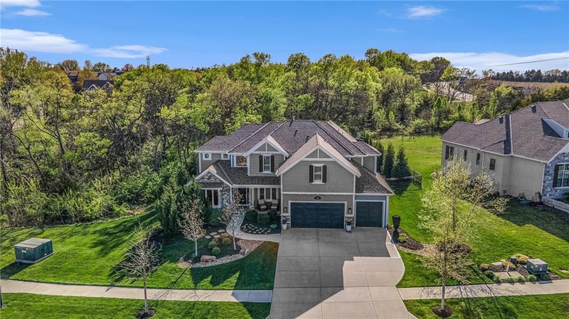 9512 Lone Elm Rd, Lenexa, KS 66220