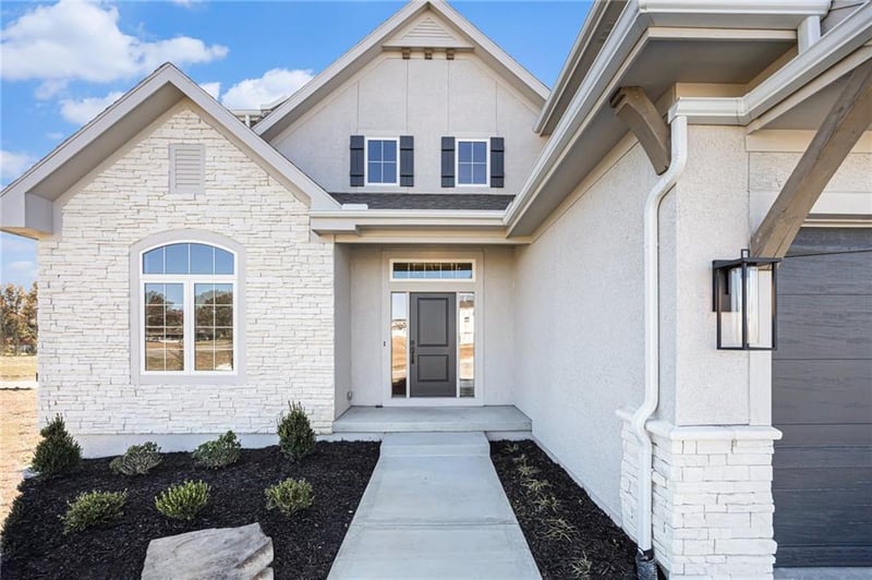 12505 184th St, Overland Park, KS 66013