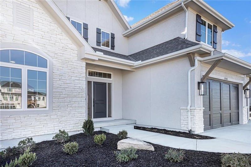 12505 W 184th St, Overland Park, KS 66013