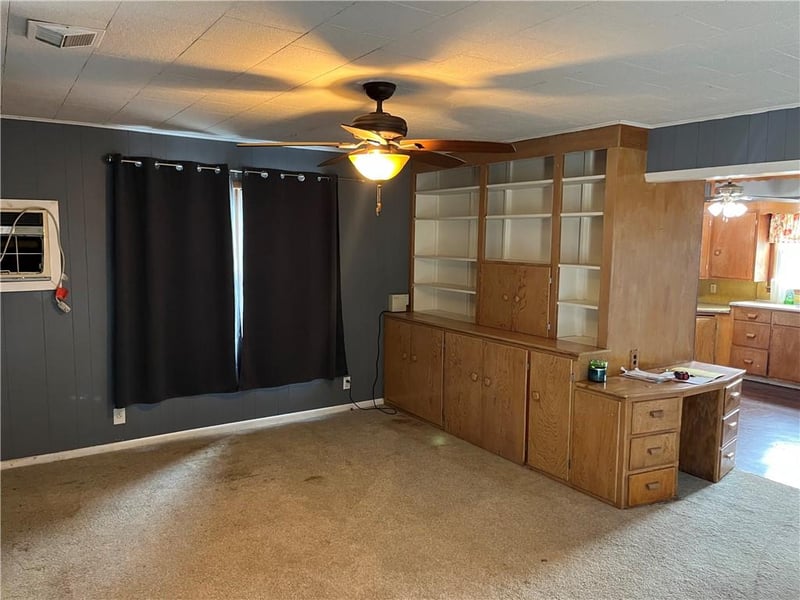1317 W 560th Ave, Mccune, KS 66753