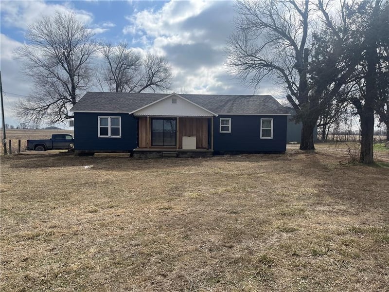 1317 W 560th Ave, Mccune, KS 66753