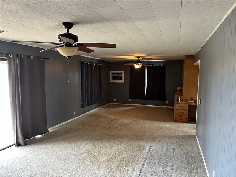 1317 W 560th Ave, Mccune, KS 66753
