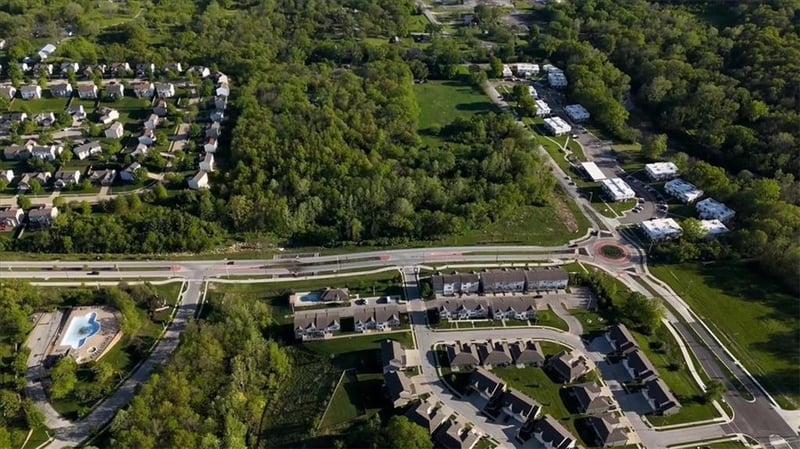 5509 Waukomis Dr, Kansas City, MO 64151