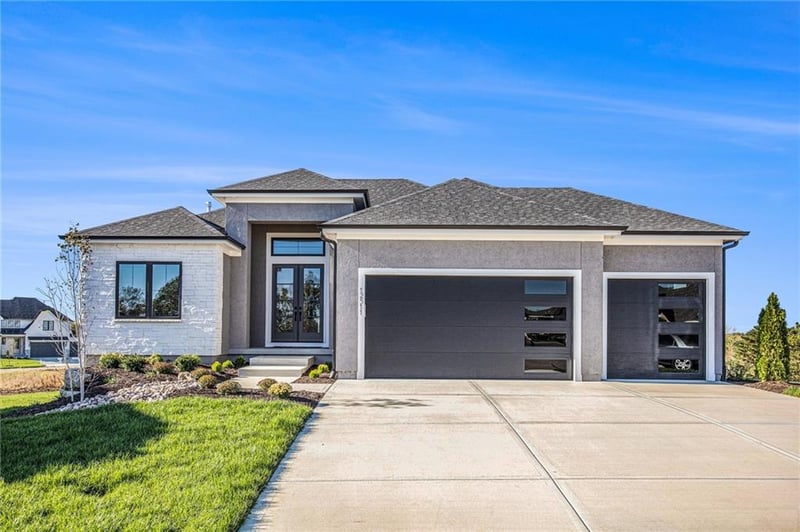 12511 183rd Ter, Overland Park, KS 66013