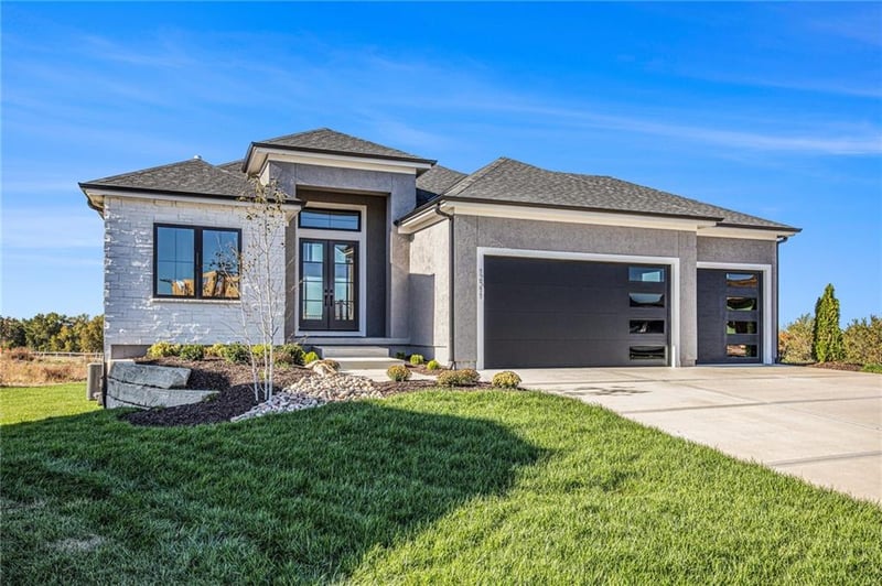 12511 183rd Ter, Overland Park, KS 66013