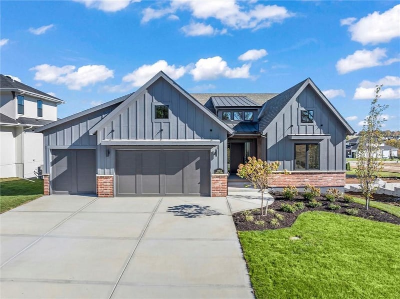 17013 Parkhill St, Overland Park, KS 66221