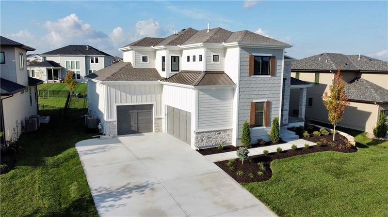 12502 170th Ter, Overland Park, KS 66221