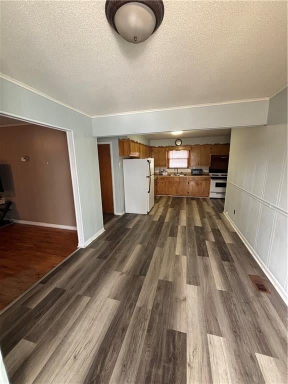 704 Wabash Ave, Altamont, KS 67330