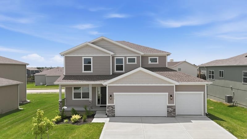 1917 Hightown Dr, Lee's Summit, MO 64082