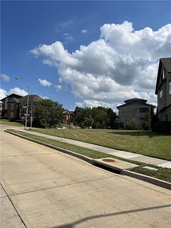1220 E 24 St, Kansas City, MO 64108