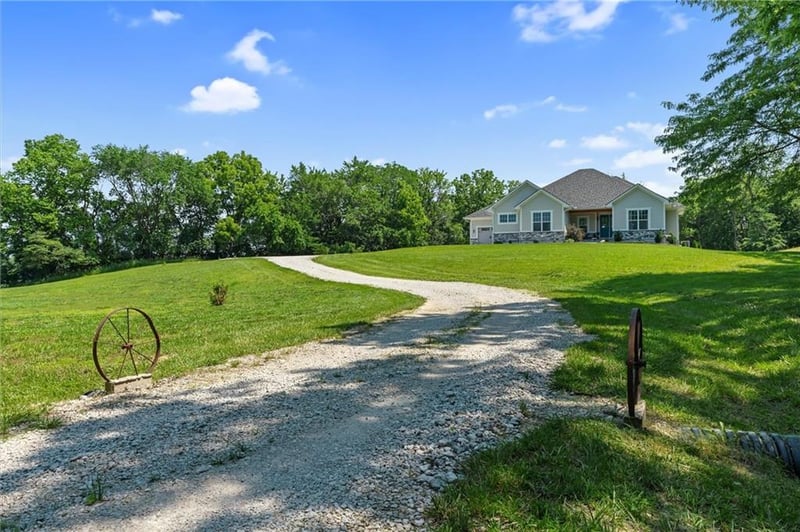 13723 Raliegh Ln, Holt, MO 64048