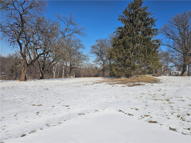 8449 Oldham Rd, Kansas City, MO 64138