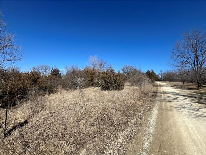 14842 Crystal Dr, Excelsior Springs, MO 64024
