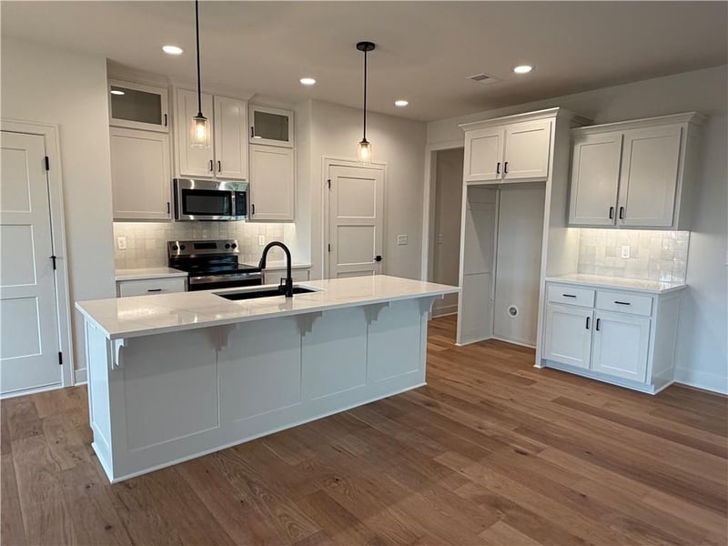 15750 Whitney Ct, Basehor, KS 66007