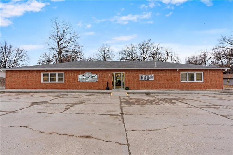 306 Wollard Blvd, Richmond, MO 64085