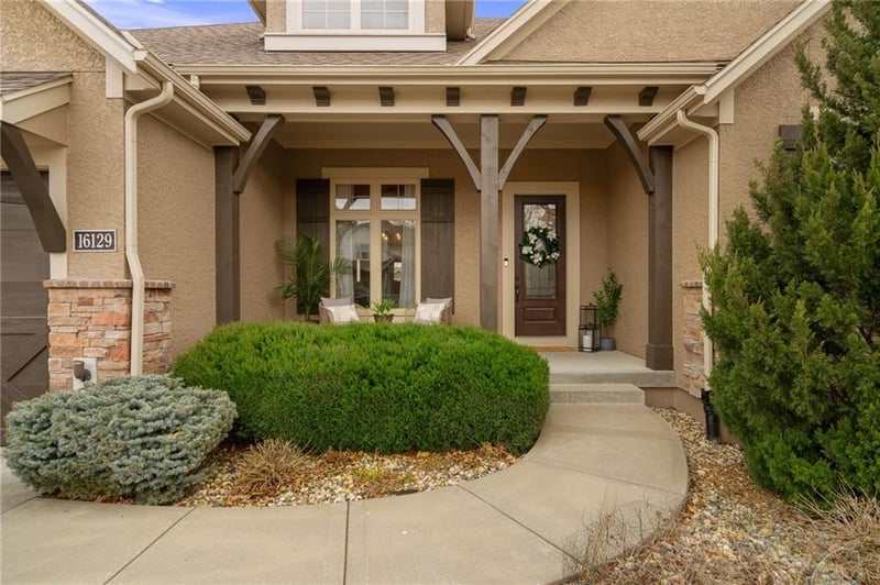 16129 Oakmont St, Overland Park, KS 66062