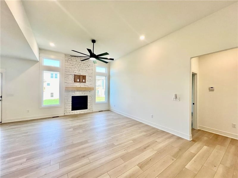 2185 Heritage Cir, Liberty, MO 64068