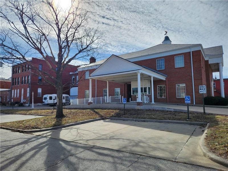 3 Wea St, Paola, KS 66071