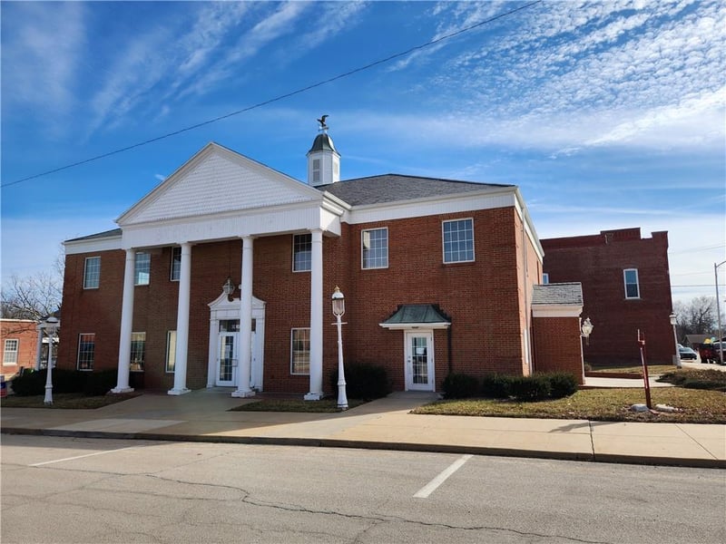 3 Wea St, Paola, KS 66071