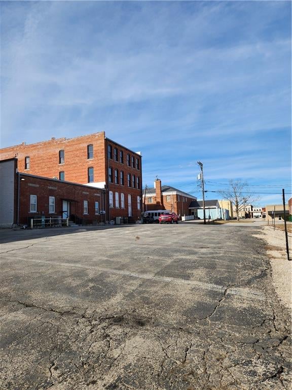 3 Wea St, Paola, KS 66071