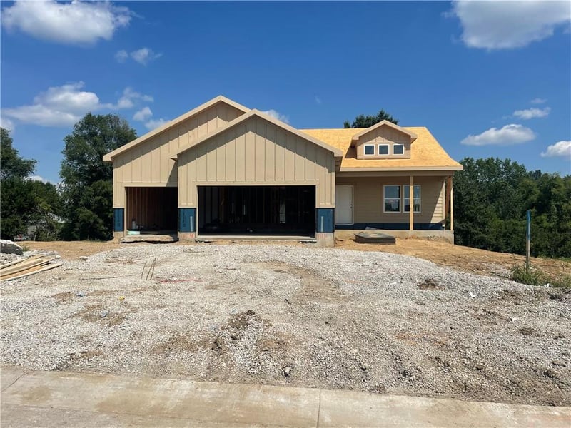 11111 Crescent Ct, Kansas City, MO 64157