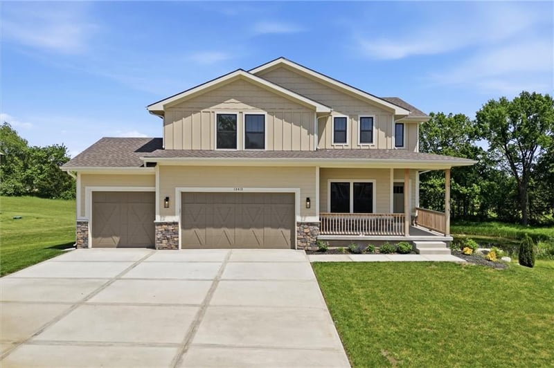 13413 Oakridge Dr, Kearney, MO 64060