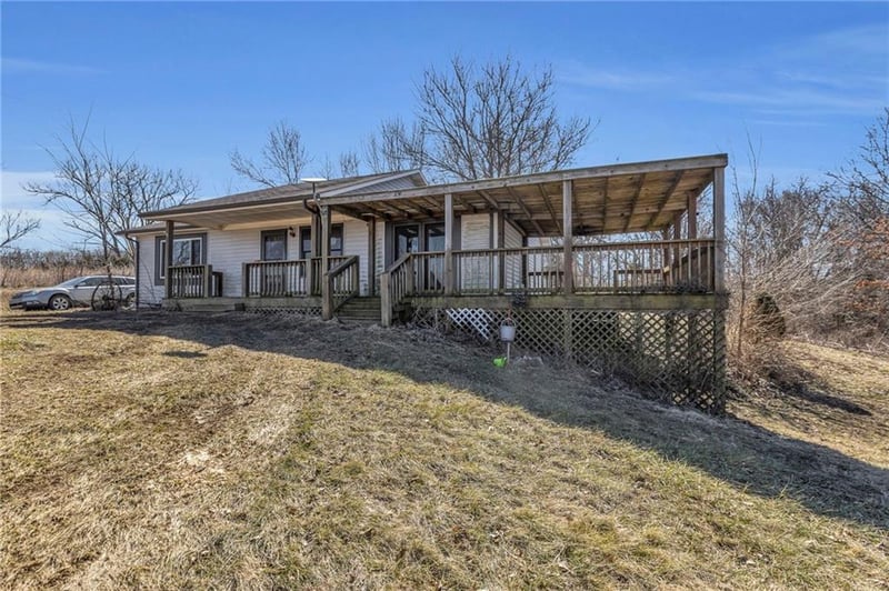 9043 Wellman Rd, Oskaloosa, KS 66066