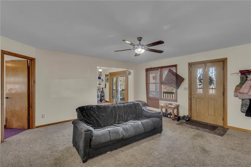 9043 Wellman Rd, Oskaloosa, KS 66066