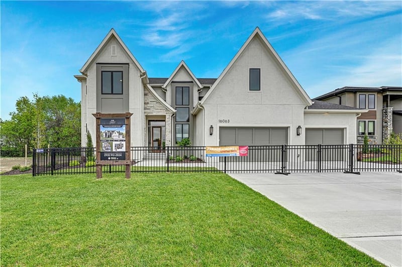 16063 Twilight Ln, Olathe, KS 66062