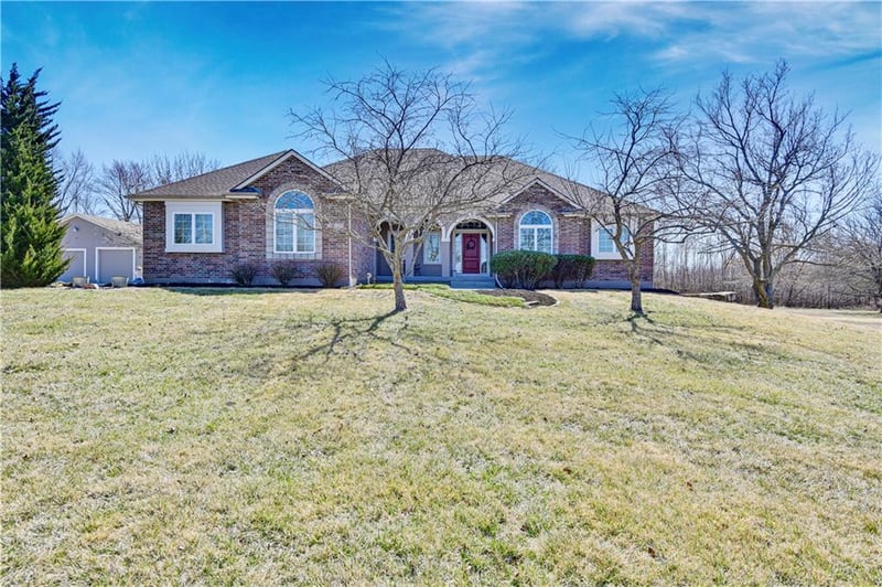 10501 E 227th St, Peculiar, MO 64078
