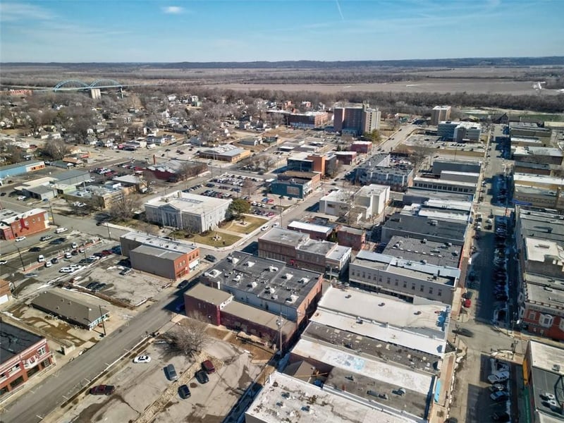 100 5th St, Leavenworth, KS 66048