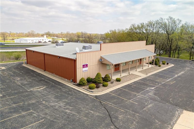 12819 Country Place Dr, Country Club, MO 64505